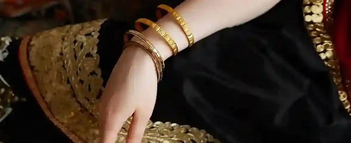 kuyumcu-aldigi-bilezigi-neden-ezer-veya-buker